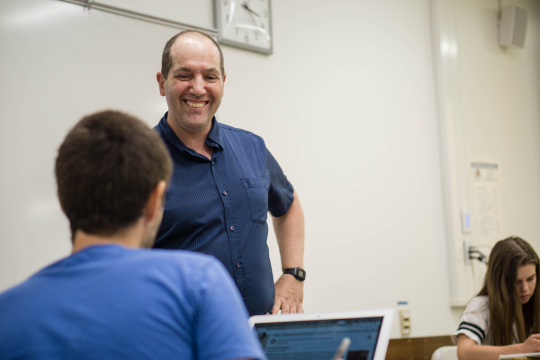Ziv Rubinovitz with student